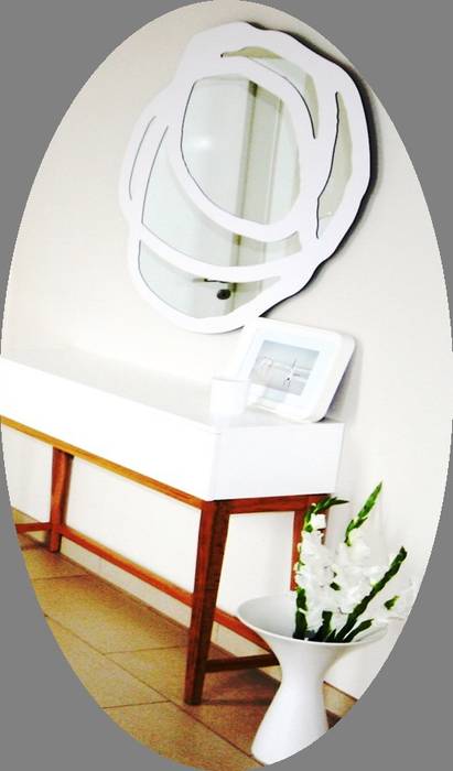 Redesign - Flur mit "Gervasoni-Spiegel" Münchner home staging AGENTUR GESCHKA Moderner Flur, Diele & Treppenhaus redesignmünchen