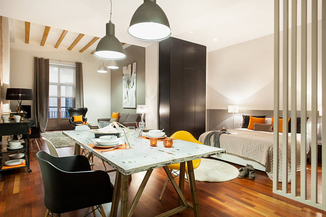 LOFT DISEÑADO POR JUDITH FARRAN by HOME DECO ( centro de Barcelona), Home Deco Decoración Home Deco Decoración 인더스트리얼 거실