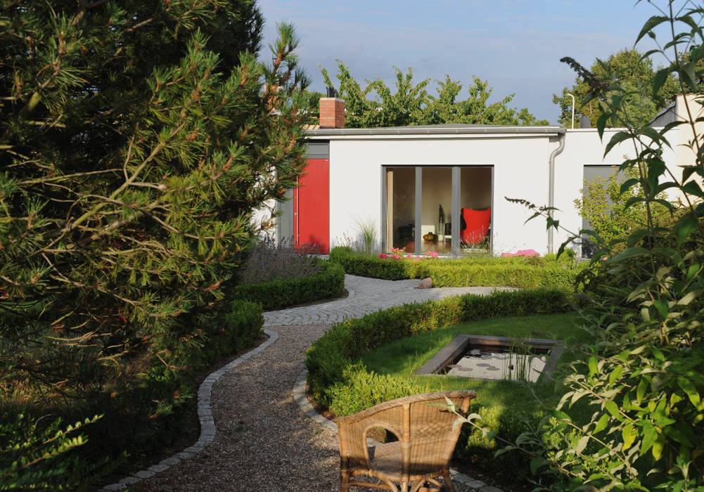 Verwandlung an der Ostsee, zymara und loitzenbauer architekten bda zymara und loitzenbauer architekten bda สวน