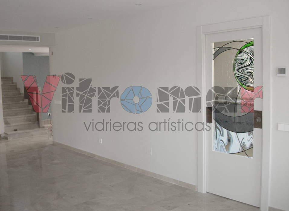 Puerta Orbitas Vitromar Vidrieras Artísticas Puertas y ventanas de estilo moderno Ventanas