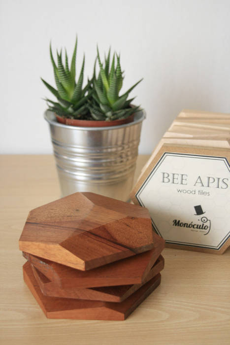 Bee Apis, wooden tiles for wall decor, Monoculo Design Studio Monoculo Design Studio Mais espaços Outras obras de arte