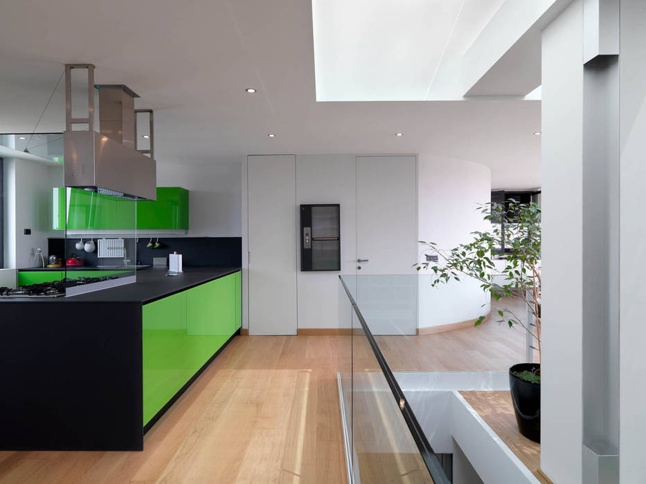Cucina enzoferrara architetti Cucina moderna