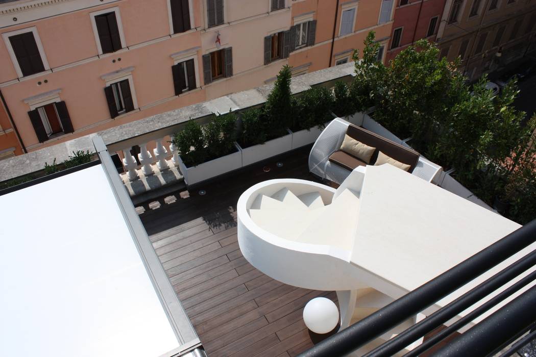 Shiny House, ADLsolutions ADLsolutions Balcone, Veranda & Terrazza
