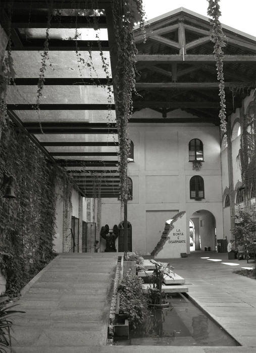 Entrance to SER.MI.G Chapel, Comoglio Architetti Comoglio Architetti Country style house