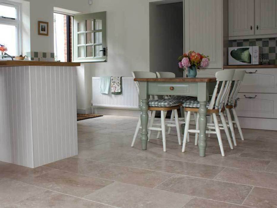 TRAVERTINE FLOORING, DT Stone Ltd DT Stone Ltd Mediterranean style walls & floors Tiles