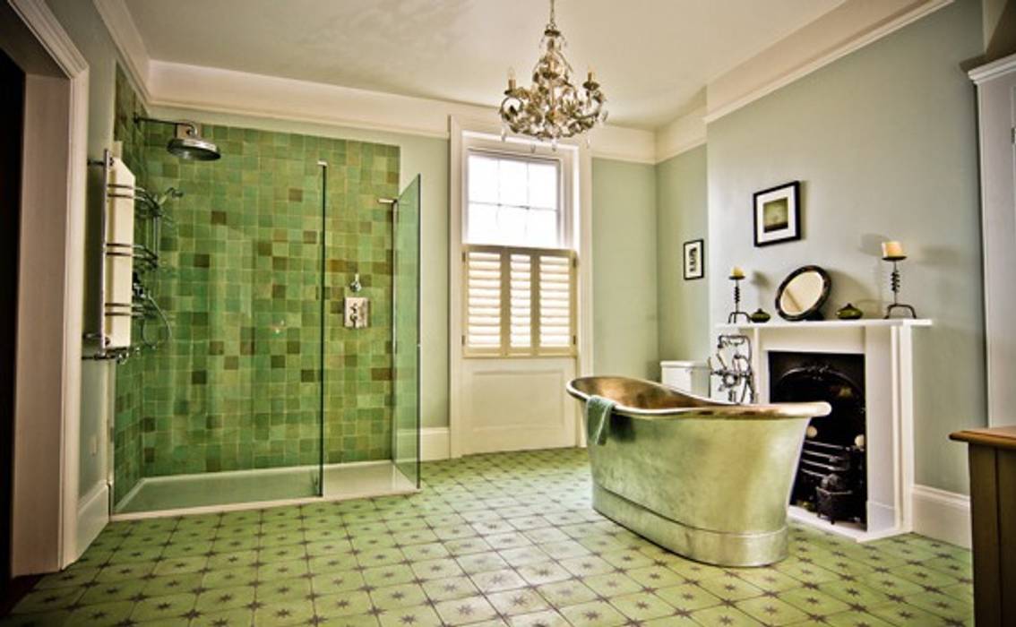 Albany Villas Parker bathrooms & Kitchens Klassische Badezimmer