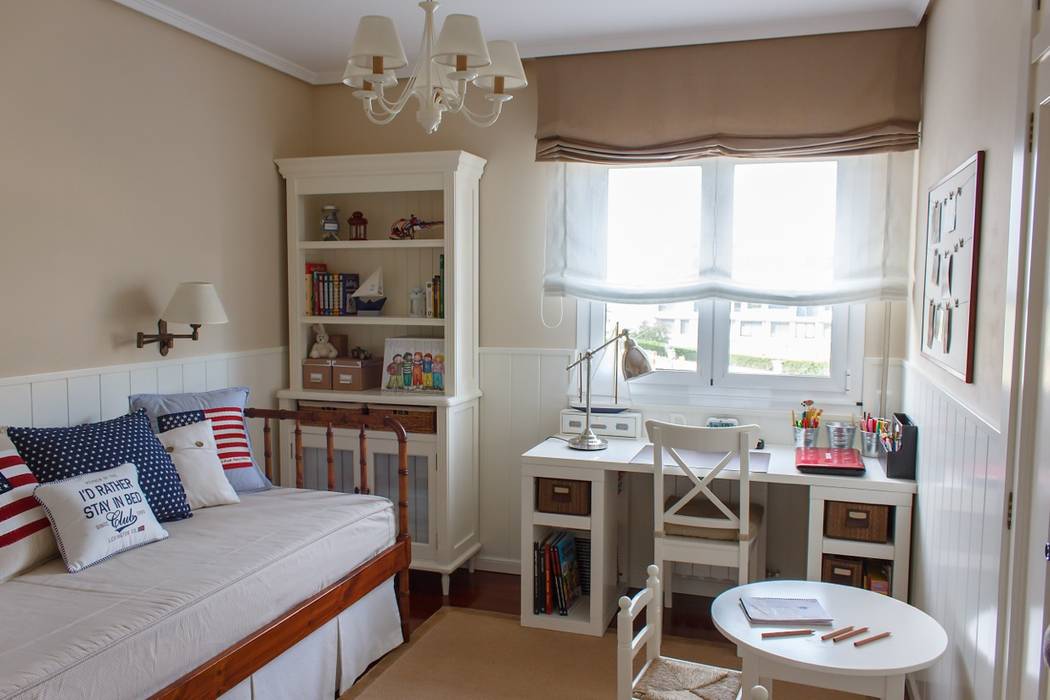 Habitación Juvenil cerca del mar., Dec&You Dec&You Classic style nursery/kids room