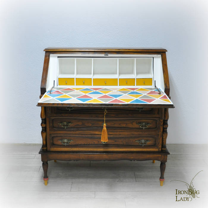 Simão homify Nursery/kid’s room Desks & chairs