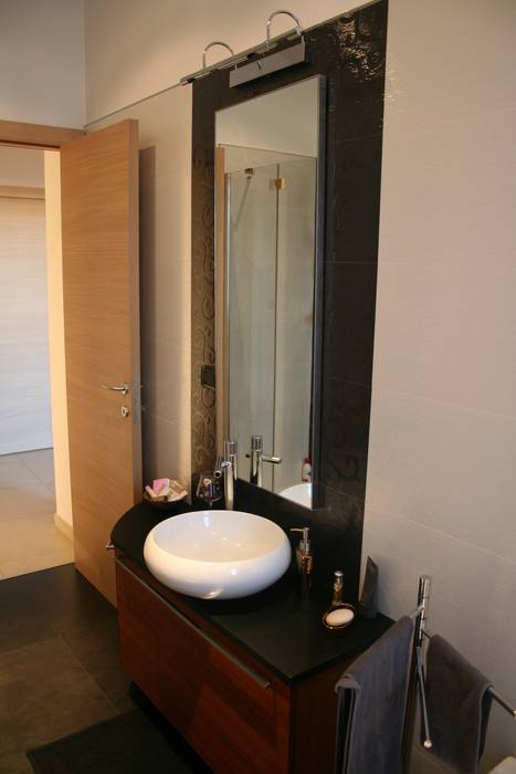 E+P HOME, enrico massaro architetto enrico massaro architetto Modern bathroom