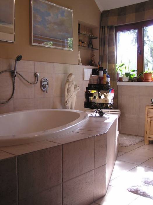 Villa Wadersloh, B a r b a r a V o l m e r Interieur Design B a r b a r a V o l m e r Interieur Design Country style bathroom