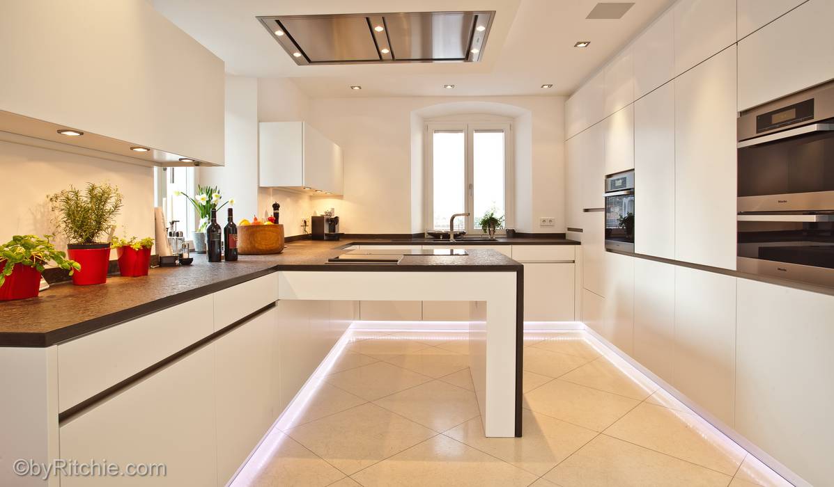 Umbau Und Sanierung Eines Stadthauses In Stadtamhof Regensburg Kuche Von Architekturburo Ferdinand Weber Homify