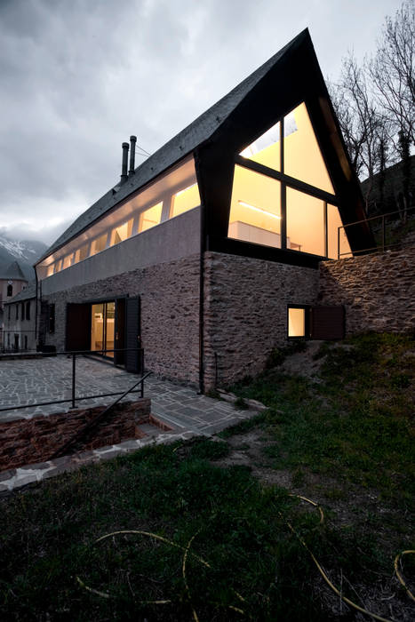 Pyrenees, Cadaval & Solà-Morales Cadaval & Solà-Morales Modern houses