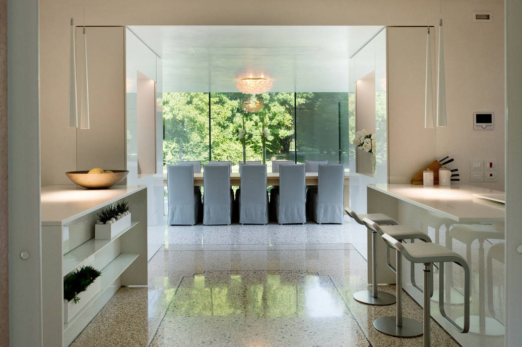 Interior design - Glass Cube - Padova Italy, IMAGO DESIGN IMAGO DESIGN Hiên, sân thượng phong cách hiện đại