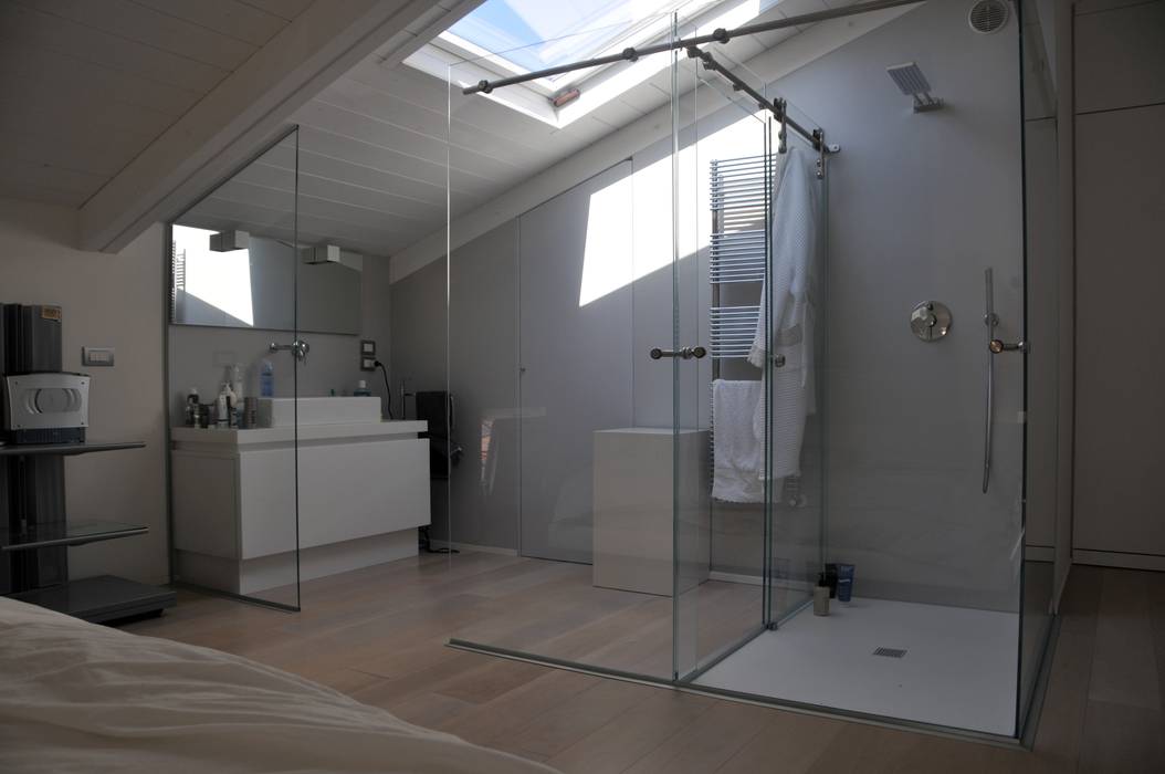 Interior design - White Loft - Treviso Italy, IMAGO DESIGN IMAGO DESIGN Minimalist bathroom