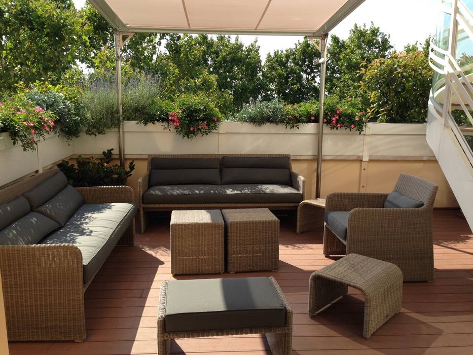 Golf in terrazza, sabigarden sabigarden Modern Terrace Furniture