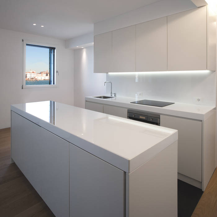 Appartamento SK alla Giudecca, Giorgio Pettenò Architetti Giorgio Pettenò Architetti Modern Kitchen