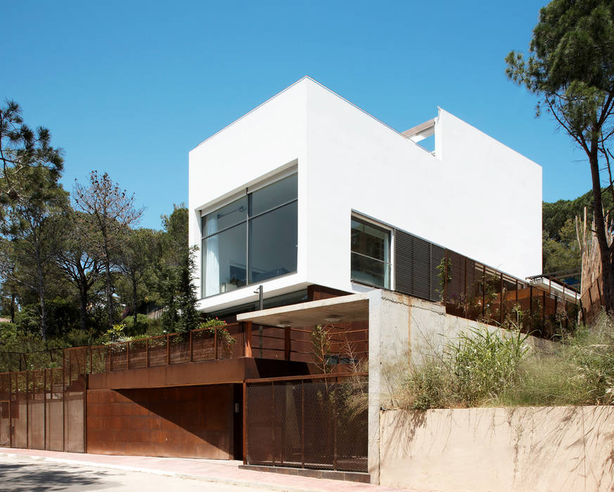 House at Tamariu, Octavio Mestre Arquitectos Octavio Mestre Arquitectos Будинки