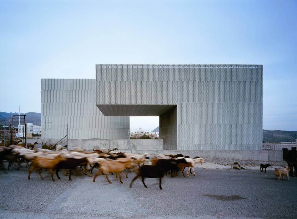 Centro de Artes Escénicas en Nijar, MGM Morales de Giles Arquitectos SLP MGM Morales de Giles Arquitectos SLP Espacios comerciales Escuelas