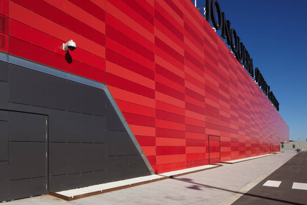 La Jonquera Shopping Centre , Octavio Mestre Arquitectos Octavio Mestre Arquitectos Espacios comerciales