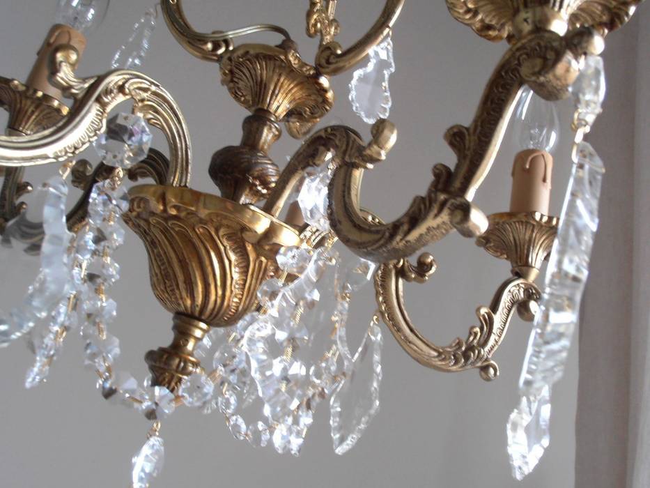 French solid bronze vintage crystal chandelier, 5 arms, 50s, gilded, great details, Paris apartment, Milan Chic Chandeliers Milan Chic Chandeliers Habitaciones