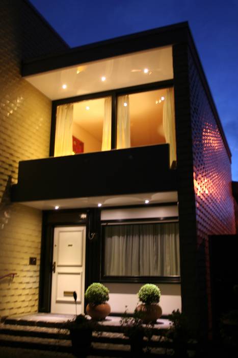 Außenansicht Balkonbespannung, Mettner Raumdesign Mettner Raumdesign Maisons modernes