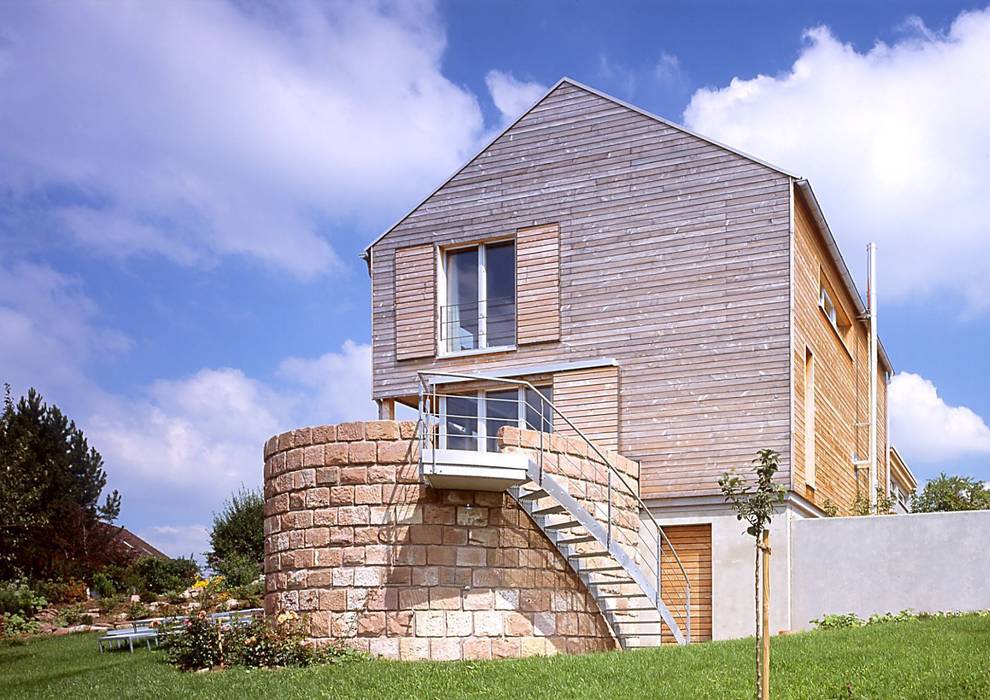 Einfamilien Wohnhaus in Holzständerkonstruktion, Jarcke Architekten Jarcke Architekten Rumah Modern