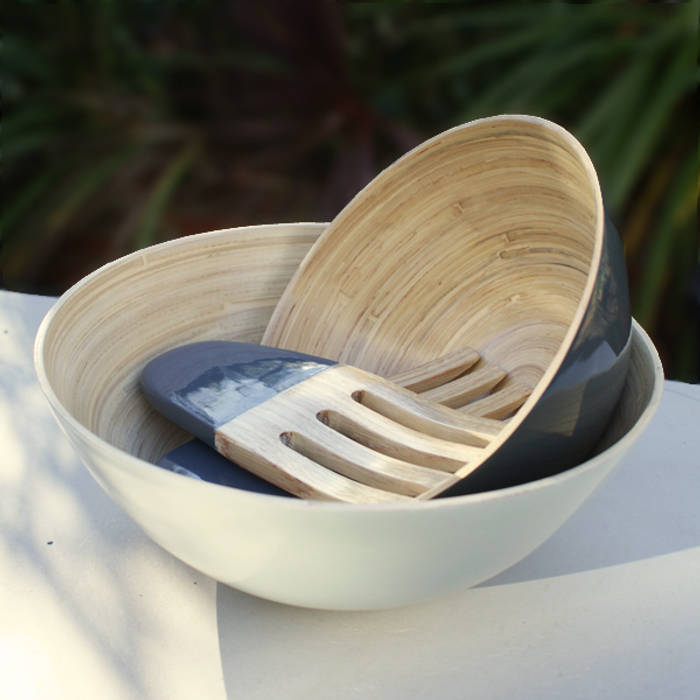 Cravina set of bamboo bowls homify Cozinhas modernas Talheres, louça e copos