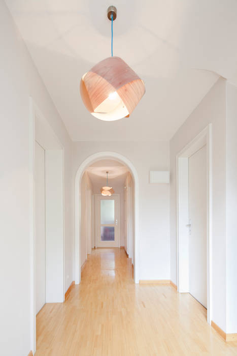 WOHNEN, mori mori Modern Corridor, Hallway and Staircase Lighting