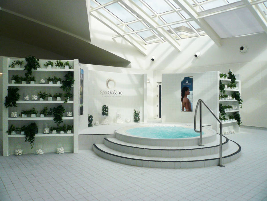 Vue générale de l'espace jacuzzi homify Spa tropicale