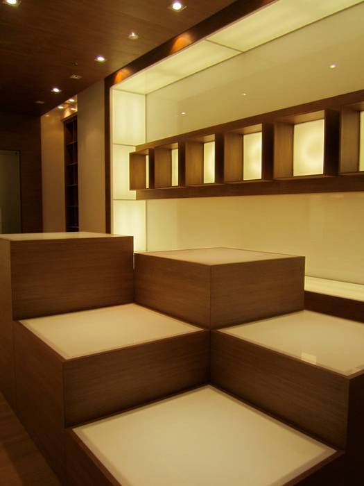 "HMS ROYAL", Ernesto Fusco Interior Designer Ernesto Fusco Interior Designer Commercial spaces Wood Wood effect Office spaces & stores