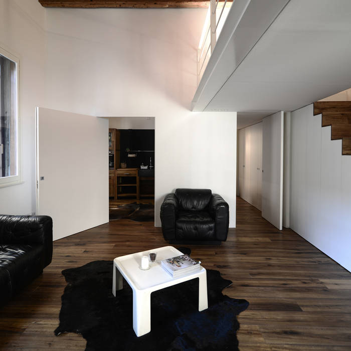 021_Appartamento in centro storico, MIDE architetti MIDE architetti Modern living room