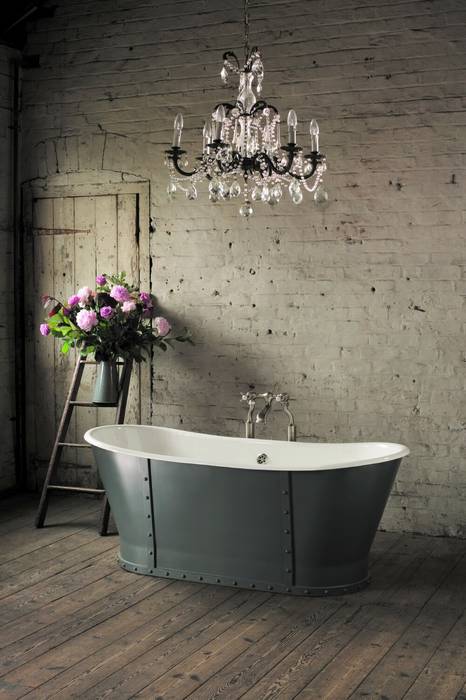 Brunel Cast Iron Bath Aston Matthews クラシックスタイルの お風呂・バスルーム バスタブ＆シャワー