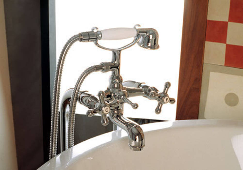homify Classic style bathroom Fittings