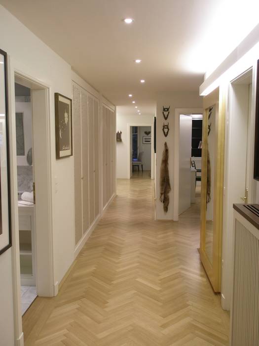 Wohnung/Apartment, Elke Altenberger Interior Design & Consulting Elke Altenberger Interior Design & Consulting Eclectic style corridor, hallway & stairs