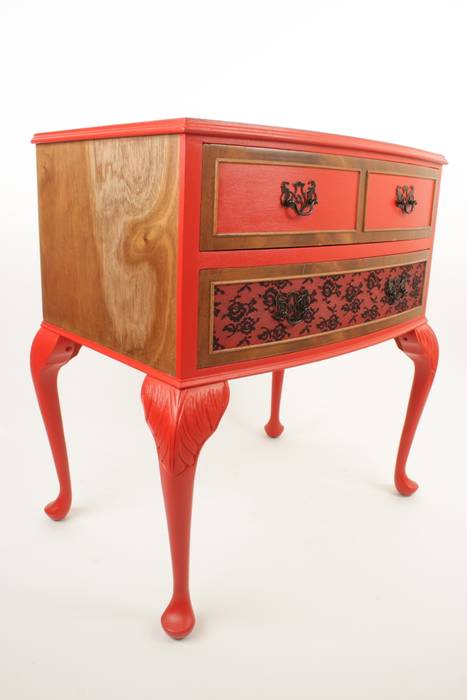 Upcycled vintage side cabinet , Narcissus Road Furniture Design Narcissus Road Furniture Design Eclectic style living room Side tables & trays