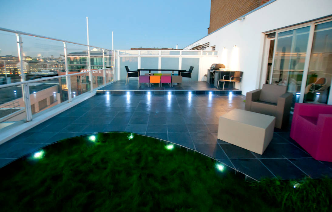 Southbank, London, Urban Roof Gardens Urban Roof Gardens Modern balcony, veranda & terrace