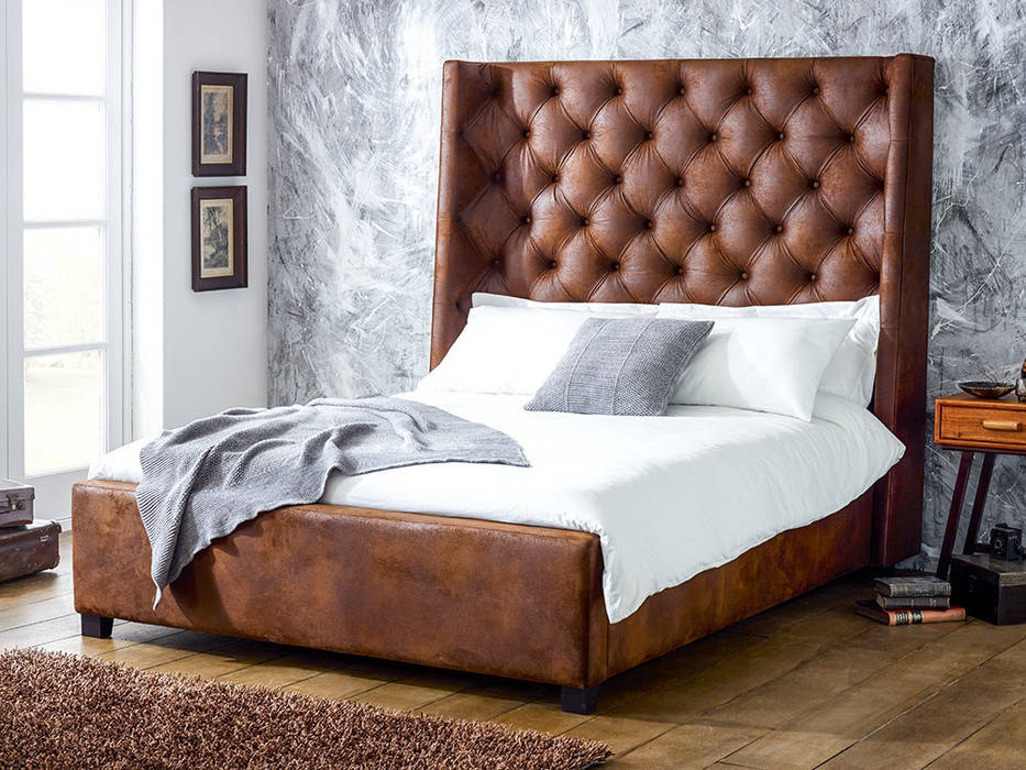 Arthur Tall Faux Leather Bed homify Moderne Schlafzimmer Betten und Kopfteile