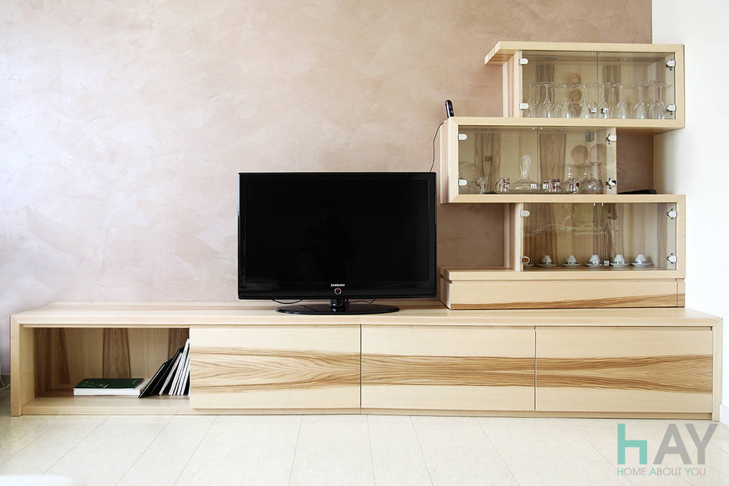 Bespoke furniture on project, Vicenza (ITA), Naturalmente Legno Srl Naturalmente Legno Srl Modern Living Room