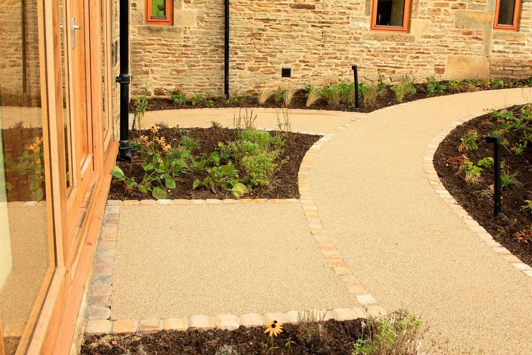 Barn Conversion, The Pebble Mill The Pebble Mill Rustic style garage/shed