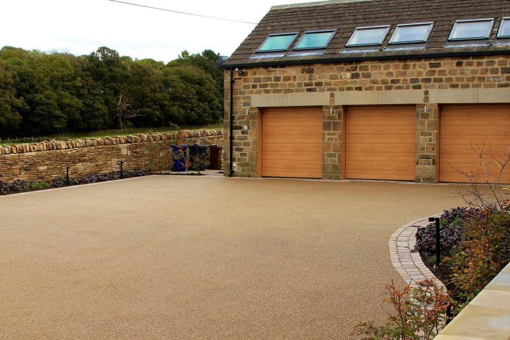 Barn Conversion, The Pebble Mill The Pebble Mill Rustic style garage/shed