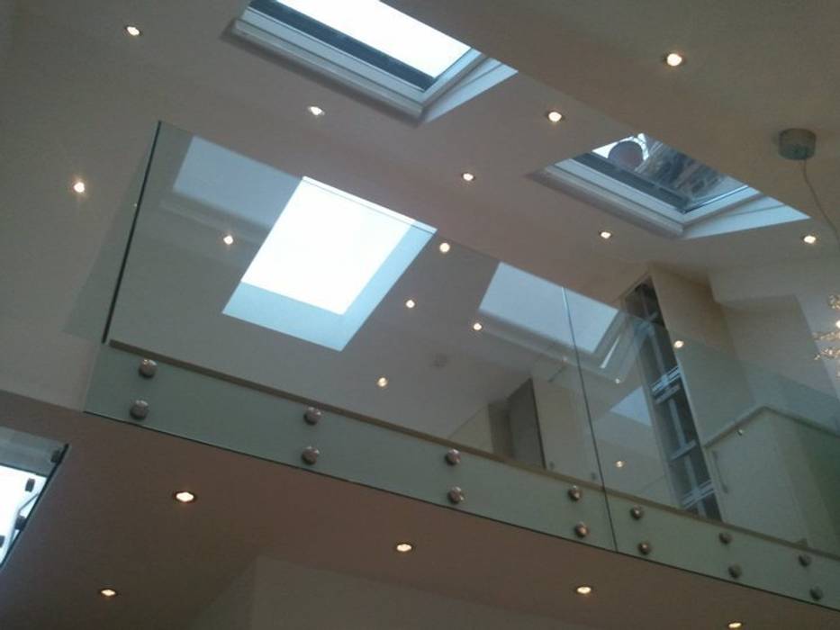 Glenrosa Street - Glass Balustrade Amorphous Design Ltd Modern corridor, hallway & stairs
