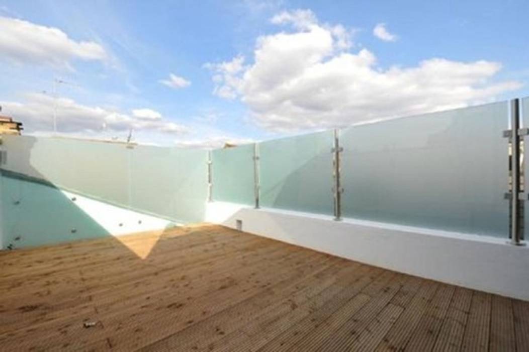 Kilkie Street - Roof Terrace Amorphous Design Ltd Modern balcony, veranda & terrace