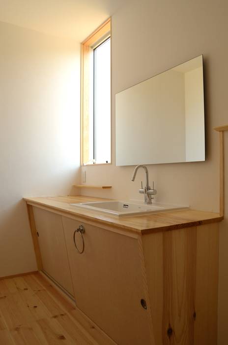 上平尾の家, 高野建築 高野建築 Modern Bathroom