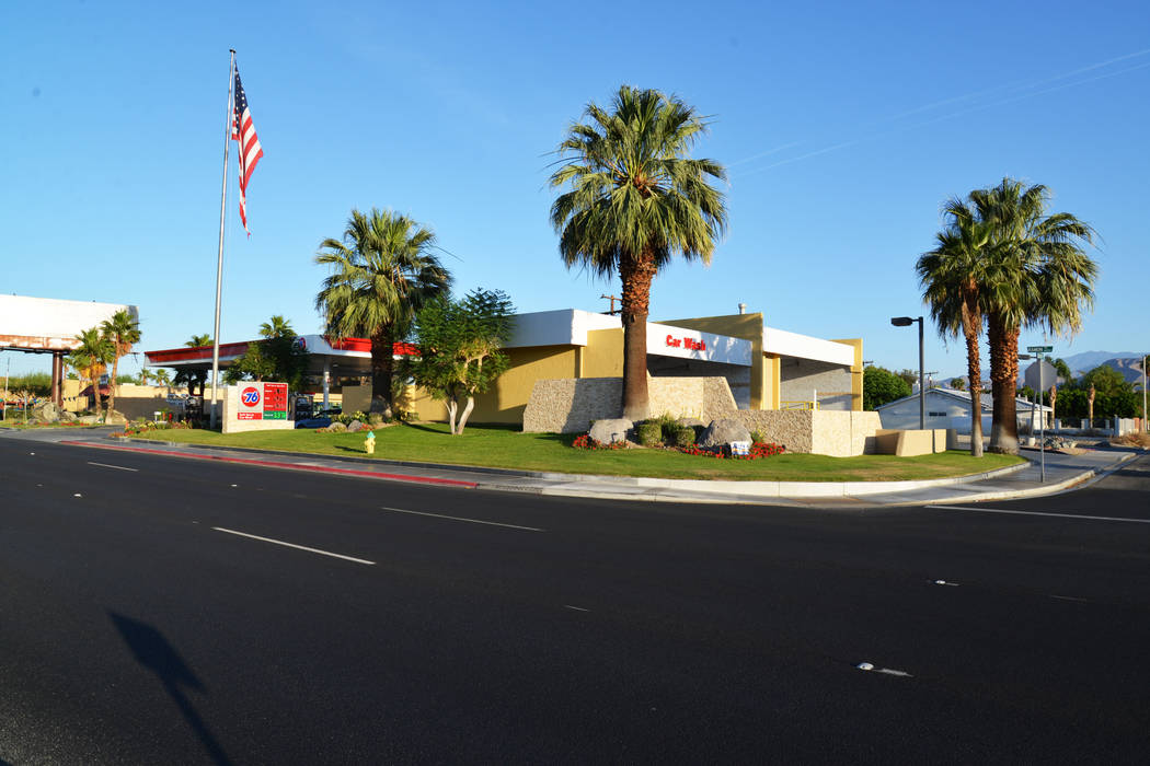 76 Gas Station & CarWash Ramon Rd. Cathedral City CA. 2014, Erika Winters® Design Erika Winters® Design Ruang Komersial Ruang Komersial