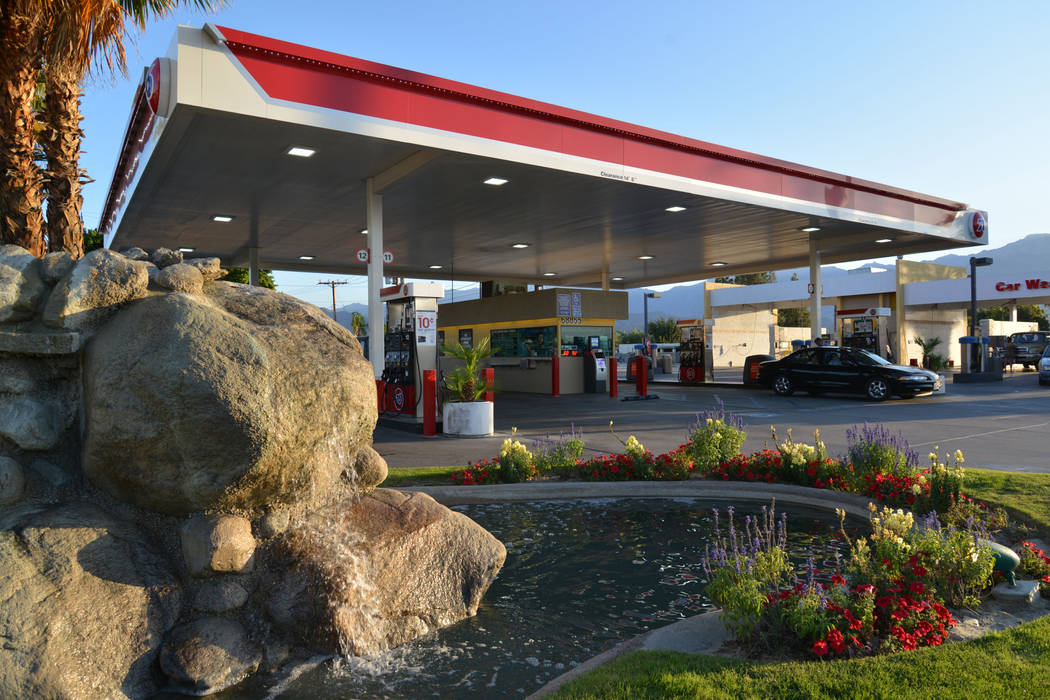 76 Gas Station & CarWash Ramon Rd. Cathedral City CA. 2014, Erika Winters® Design Erika Winters® Design Commercial spaces Commercial Spaces