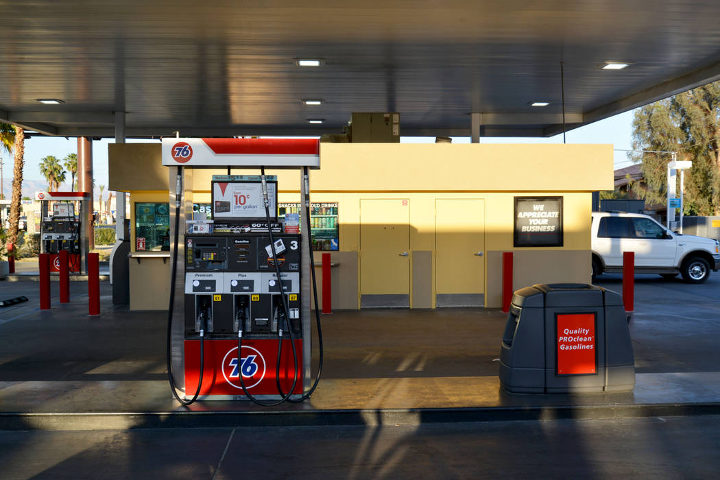 76 Gas Station & CarWash Ramon Rd. Cathedral City CA. 2014, Erika Winters® Design Erika Winters® Design Commercial spaces Commercial Spaces