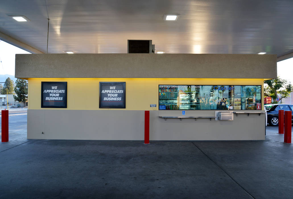 76 Gas Station & CarWash Ramon Rd. Cathedral City CA. 2014, Erika Winters® Design Erika Winters® Design Ruang Komersial Ruang Komersial