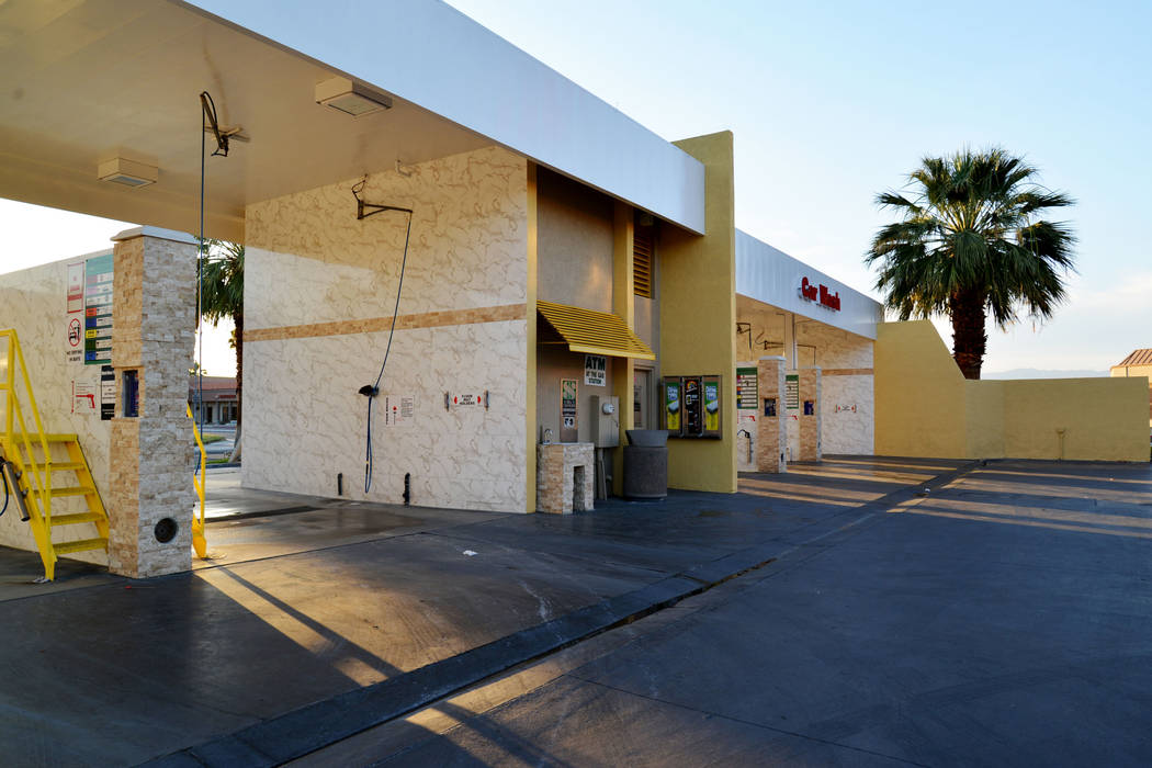 76 Gas Station & CarWash Ramon Rd. Cathedral City CA. 2014, Erika Winters® Design Erika Winters® Design Ruang Komersial Ruang Komersial