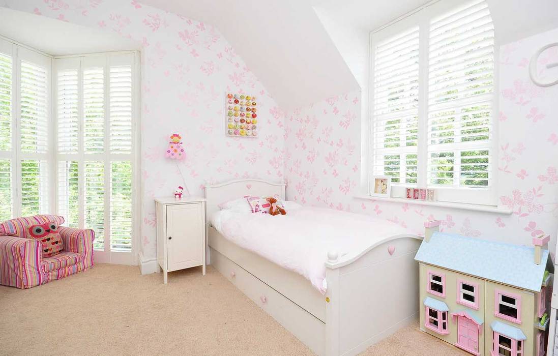 Little Girls Bedroom homify Modern nursery/kids room