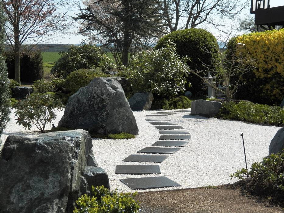 Von den Neunzigern in ein kontemplatives Gartenerleben 2015 - Privatgarten im ZEN - Stil Kokeniwa Japanische Gartengestaltung Asiatischer Garten